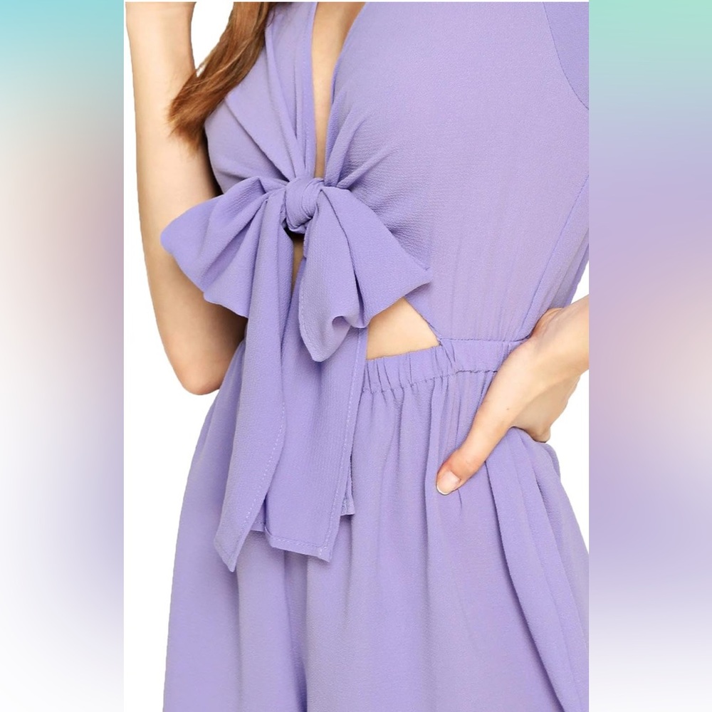 V Neck Self Tie Front Short Romper Playsuit - Picture 2 of 7